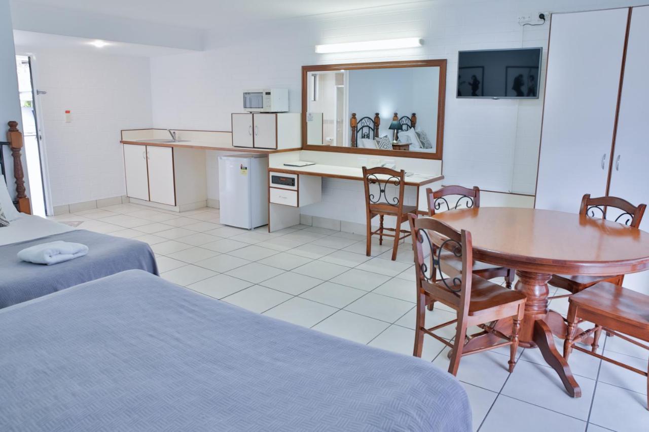Central Park Motel Рокхемптън Екстериор снимка